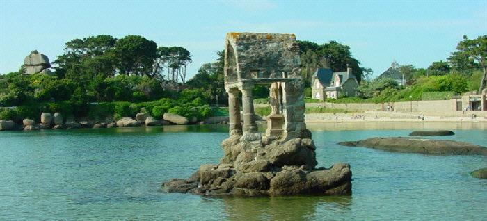 Self catering gite in Ploumanach