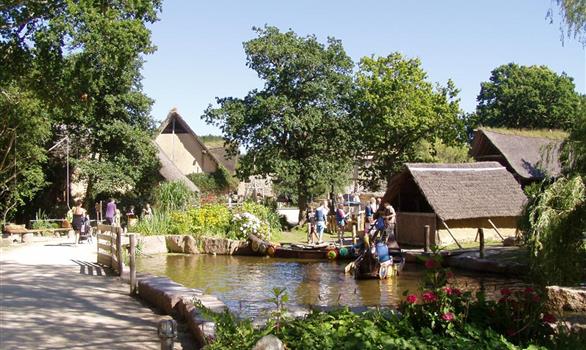 PARC DU RADÔME leisures and discoveries - in Brittany - Stereden, Village de Chalets