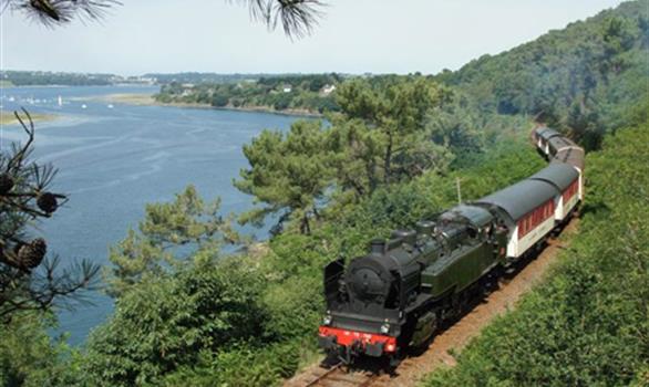 The steam train of Paimpol - Pontrieux, in Brittany - Stereden, Village de Chalets
