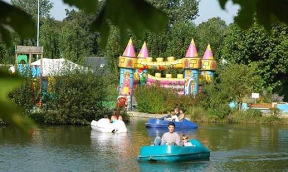 IHoliday rental with pool in Lannion, Brittany : Armoripark à Bégard (22) - Stereden, Village de Chalets