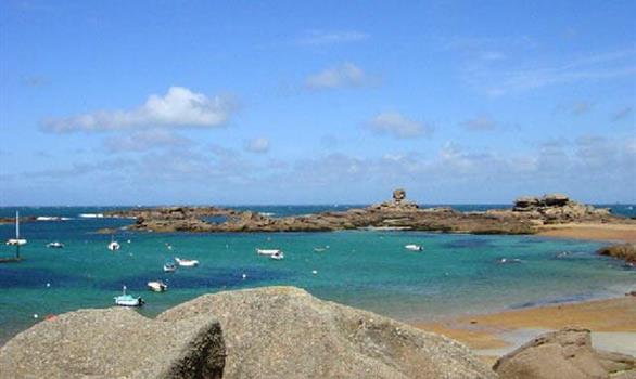 Beaches of the Pink Granite Coast near Roscoff - Stereden, Village de Chalets