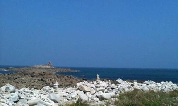 The Ile Grande Pleumeur Bodou on the Côte de Granite Rose in the Cotes d'Armor in Brittany. Bretagne's islands - Stereden, Village de Chalets