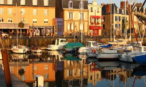 Paimpol : the port - Stereden, Village de Chalets