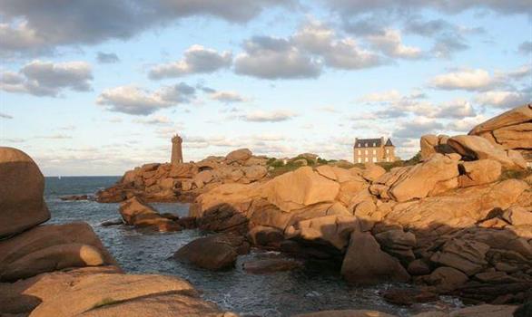 Pink Granit Coastse : Grand Site of Ploumanac'h à PERROS-GUIREC - Stereden, Village de Chalets