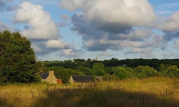Pleumeur Bodou dans les Côtes d'Armor en BRETAGNE - Stereden, Village de Chalets