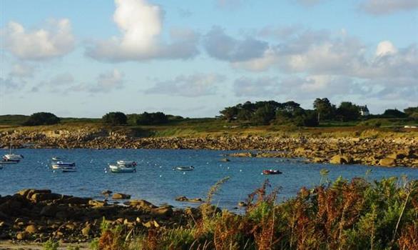 Pleumeur Bodou dans les Côtes d'Armor en BRETAGNE - Stereden, Village de Chalets