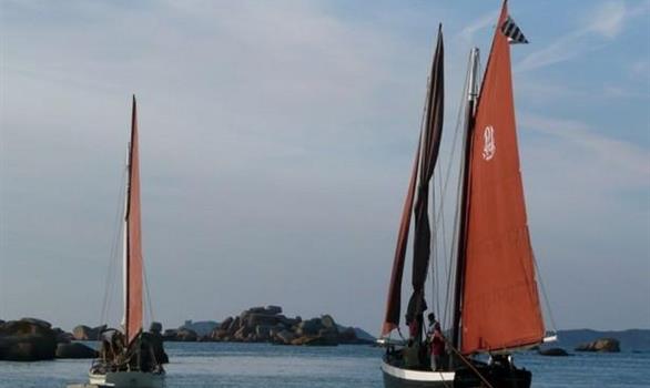 Côtes d'Armor - BRETAGNE - Stereden, Village de Chalets