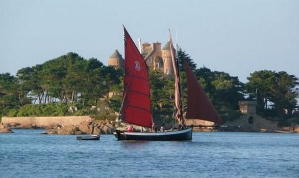 Côtes d'Armor - BRETAGNE - Stereden, Village de Chalets