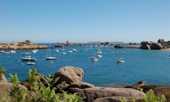 Landscapes of the Pink Granite Coast - Stereden, Village de Chalets