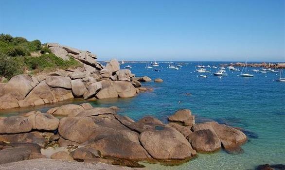 Landscapes of the Pink Granite Coast - Stereden, Village de Chalets