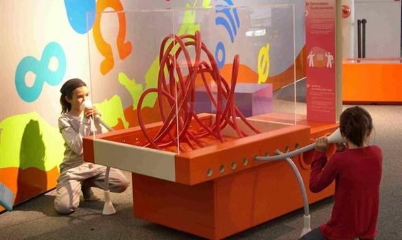 Pleumeur Bodou : The City of Telecommunications: exhibitions, performances, events, tours, family games. - Stereden, Village de Chalets
