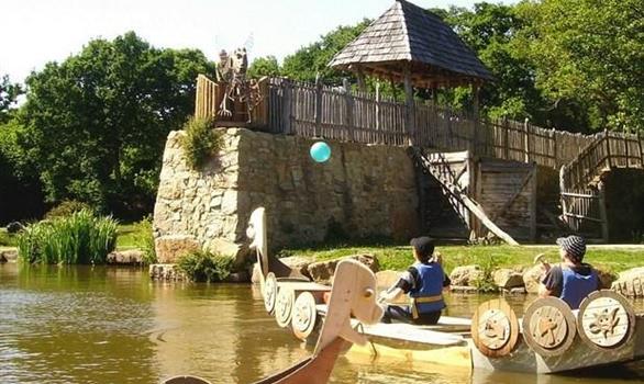 amusement park and playground for families and young children - Stereden, Village de Chalets