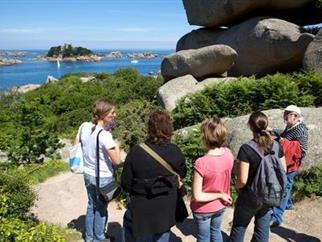 Perros-Guirec : visite guidées de Ploumanach avec la Maison du Littoral - Stereden, Village de Chalets