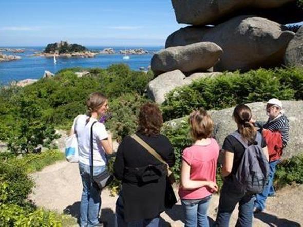 Perros-Guirec : visite guidées de Ploumanach avec la Maison du Littoral - Stereden, Village de Chalets
