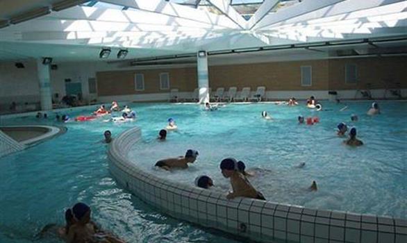 Trégastel, the swimming-pool - Stereden, Village de Chalets