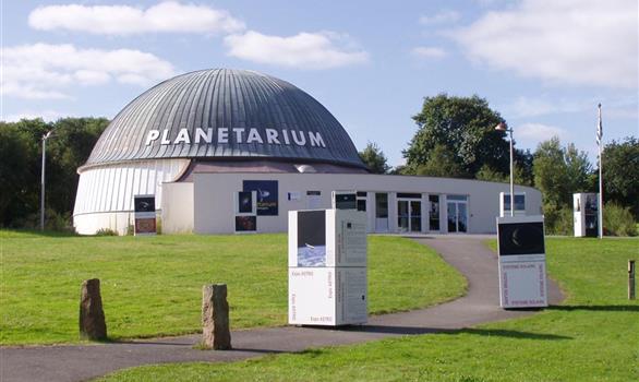 The Planetarium of Brittany  - Stereden, Village de Chalets