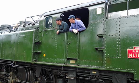 The steam train of Paimpol - Pontrieux, in Brittany - Stereden, Village de Chalets