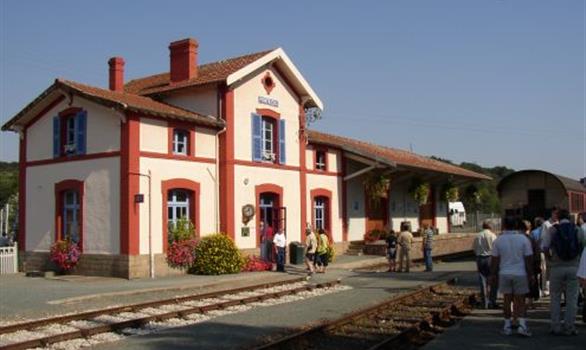 The steam train of Paimpol - Pontrieux, in Brittany - Stereden, Village de Chalets