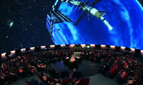 Besf planetarium in France : Planetarium de Bretagne in Pleumeur-Bodou (Brittany) - Stereden, Village de Chalets