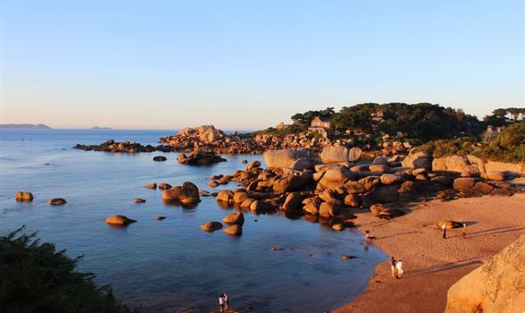 Grand Site de Ploumanac'h : beach on the evening - Stereden, Village de Chalets