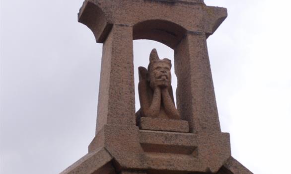 Grand Site de Ploumanac'h : the "chapel of the Devil"... - Stereden, Village de Chalets