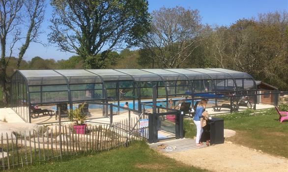 heated and covered swimming pool - Stereden, Village de Chalets